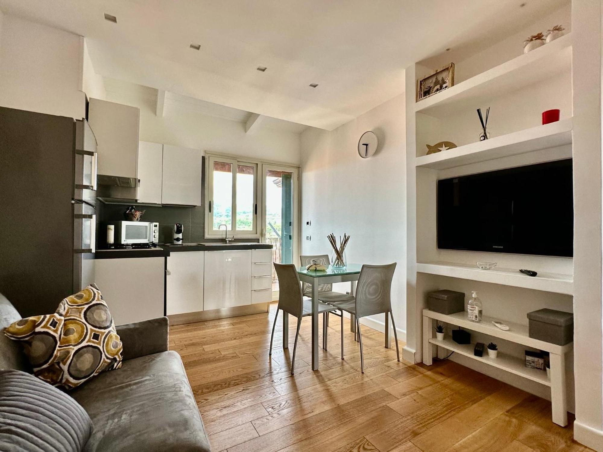 Suite Delicia Apartment - Appartamento Con Terrazza نابولي المظهر الخارجي الصورة